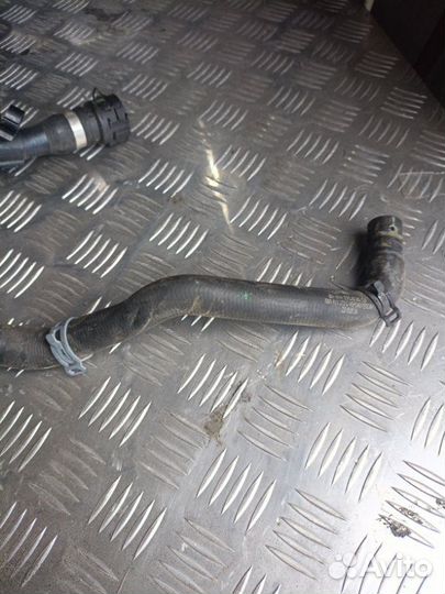 Патрубок охлаждения Audi A4 B9 2.0T 2018