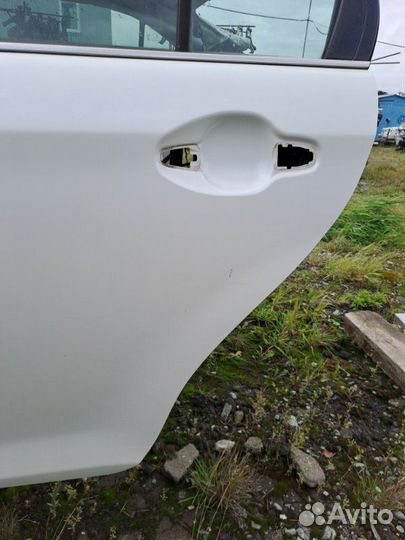 Дверь боковая задняя левая Toyota Corolla Axio