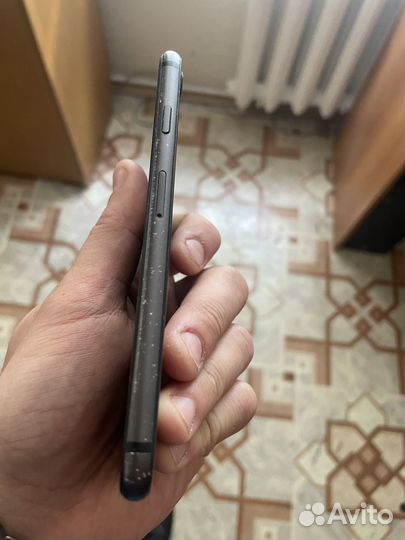 iPhone 8, 64 ГБ