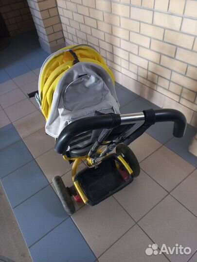 Детский трехколесный велосипед с ручкой бу