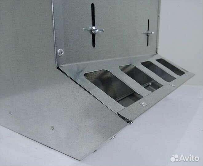 Кормушки для птиц в ассортименте