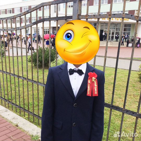 Для первоклассника значок, лента