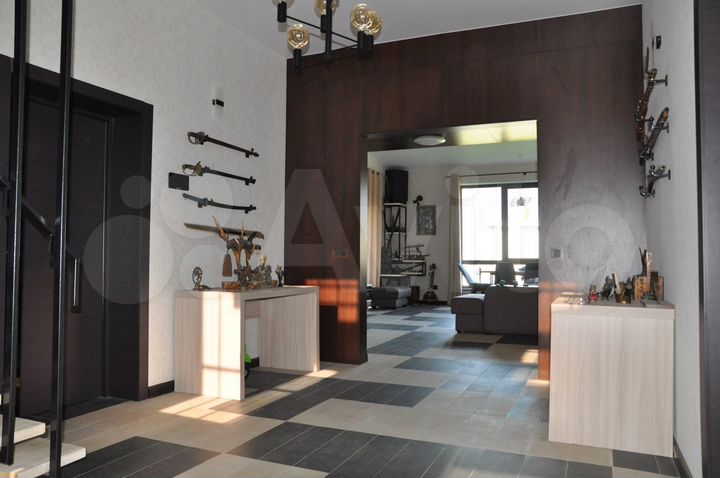 Дом 240 м² на участке 10 сот.