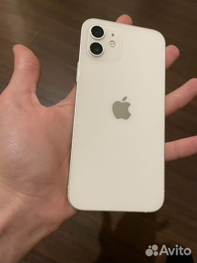 iPhone 12, 64 ГБ