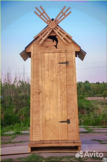 Уличный туалет деревянный