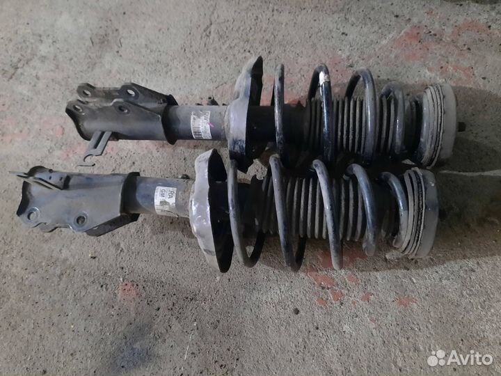 Стойка амортизатора передняя Opel insignia в сборе