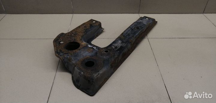 Кронштейн передней балки Santa Fe (SM) / Santa Fe