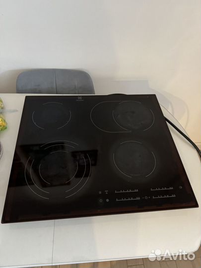 Варочная панель электрическая electrolux