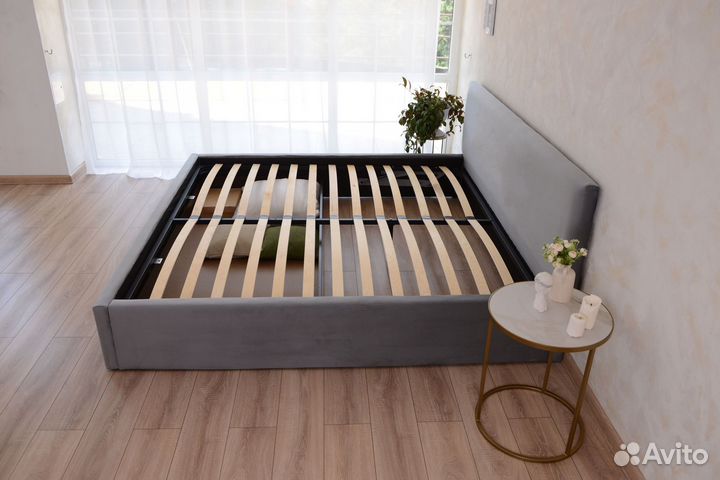 Кровать с подъемным механизмом