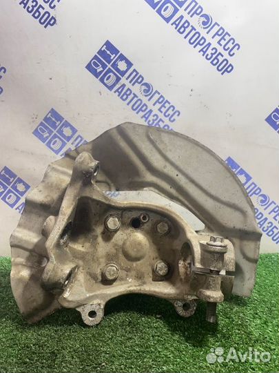 Кулак поворотный передний правый Bmw 750I седан