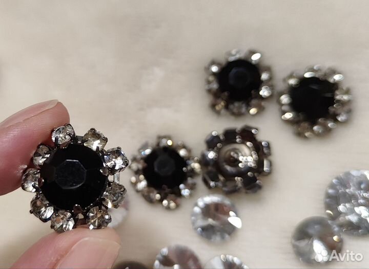 Пуговицы с камнями, стразами, стразы, кристаллы