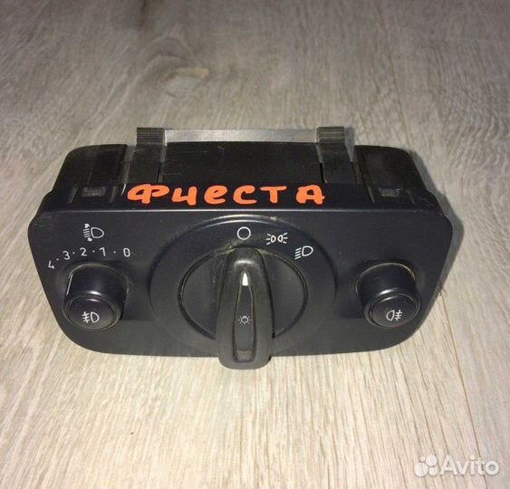 Блок управления светом Ford Fiesta MK6 2009