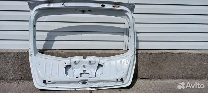 Крышка багажника рено сандеро