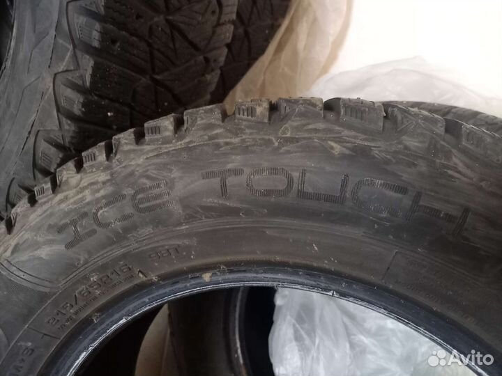 Dunlop Ice Touch 215/65 R16 98T