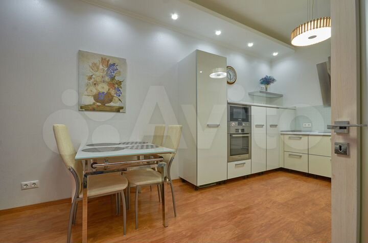 4-к. квартира, 138 м², 7/10 эт.