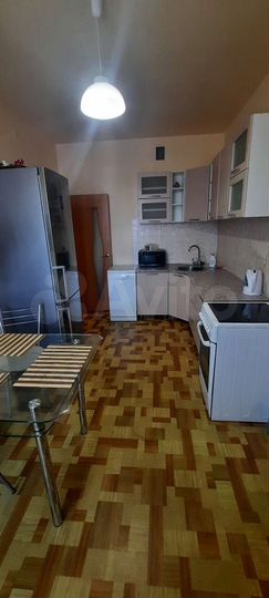 2-к. квартира, 50 м², 10/25 эт.