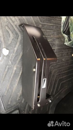 Крышка пульта кабины мтз