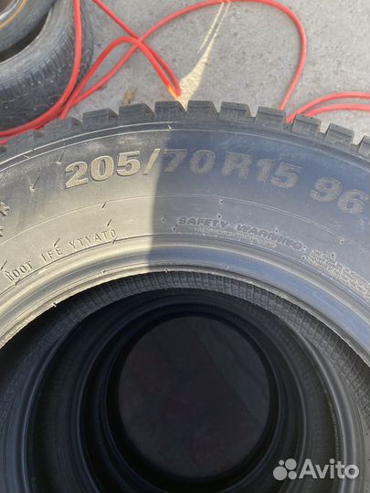 Kumho 954 205/70 R15 24H