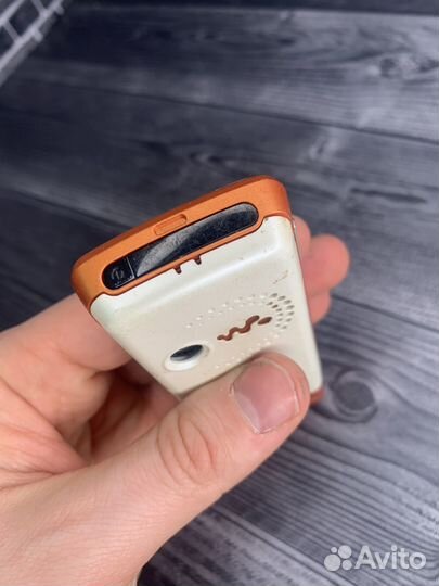 Sony Ericsson W200i