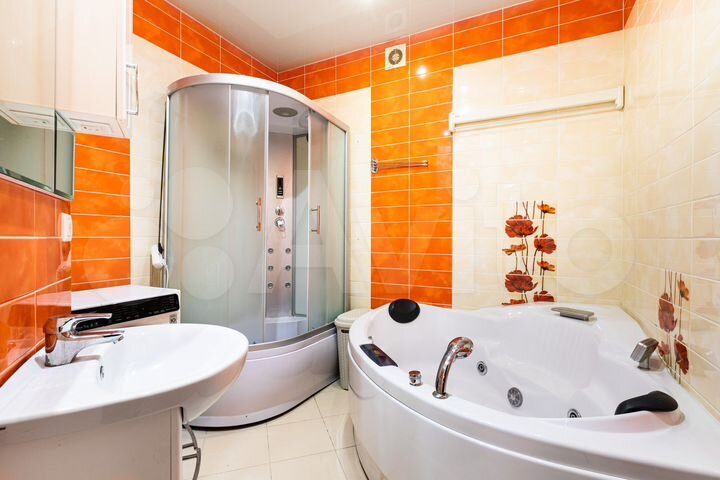 3-к. квартира, 100 м², 5/6 эт.