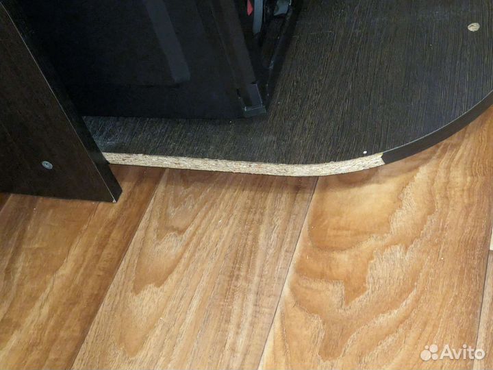 Стол компьютерный