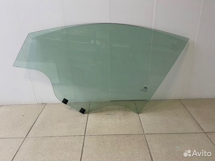 Стекло двери переднее левое LADA X-Ray