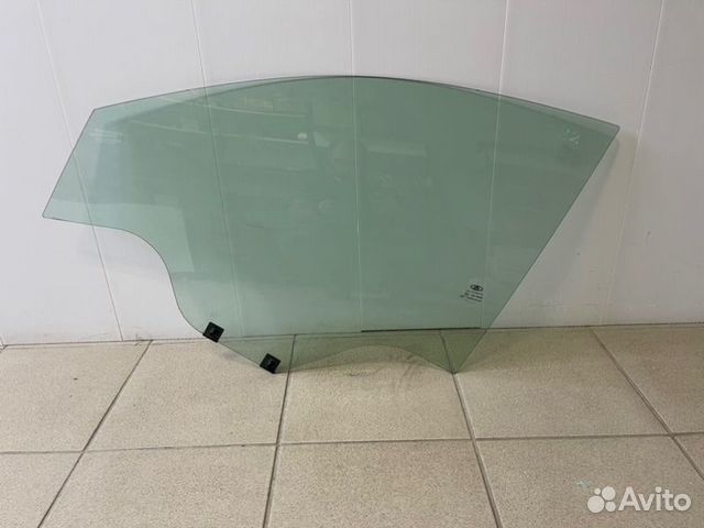Стекло двери переднее левое LADA X-Ray