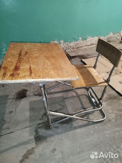 Детская парта со стулом