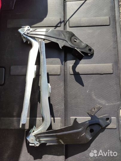 Петли капота Ford Mustang 6 2018+