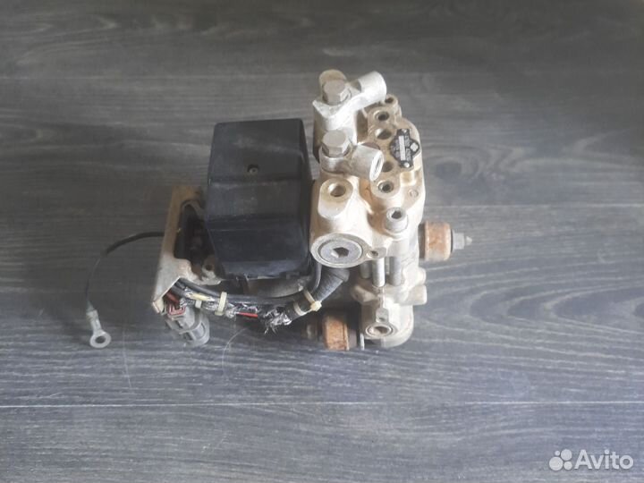 Блок abs Nissan Prairie