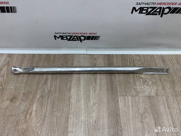 Распорка стоек правая Mercedes X253 GLC 253