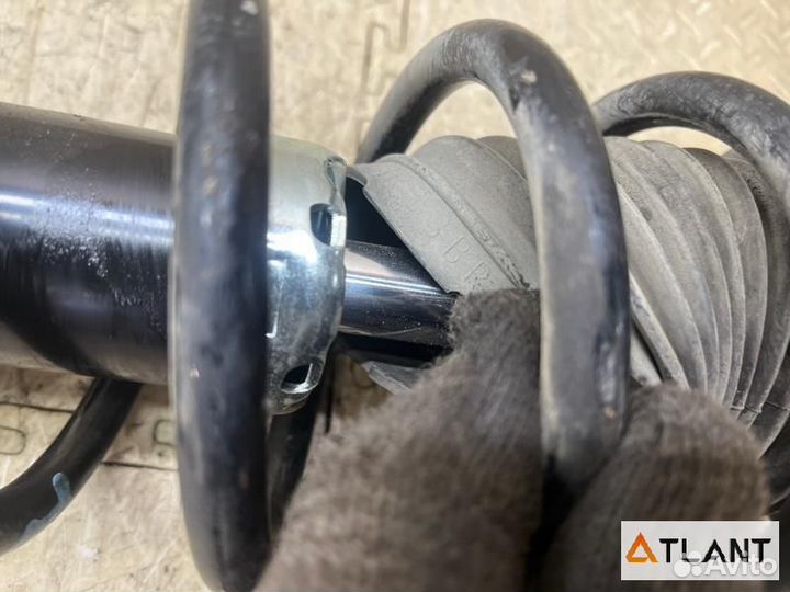 Стойка передняя левая toyota passo