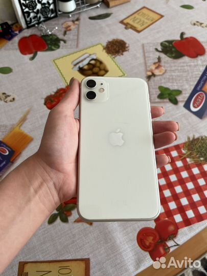 iPhone 11, 64 ГБ