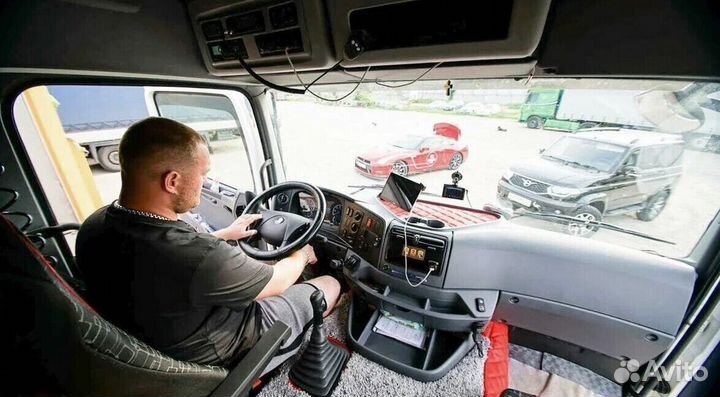 Водитель на фуру