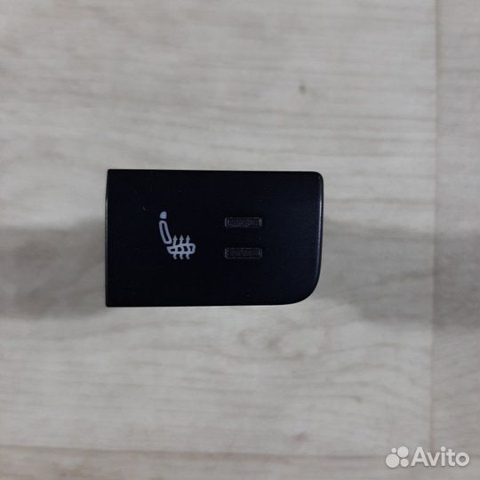 Кнопка обогрева сидений правая Volkswagen Polo