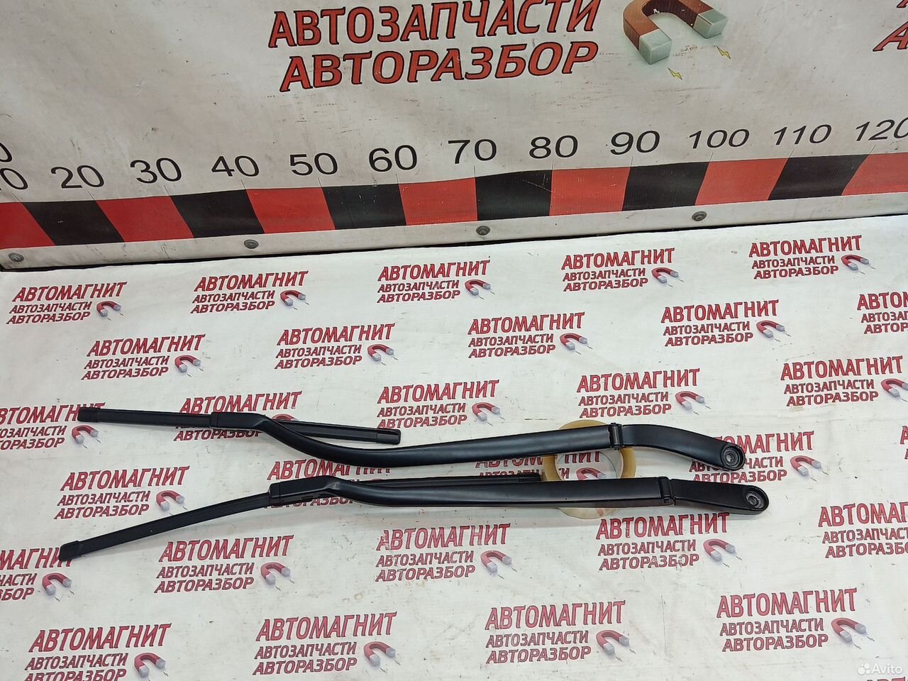 Поводок дворника Geely Atlas