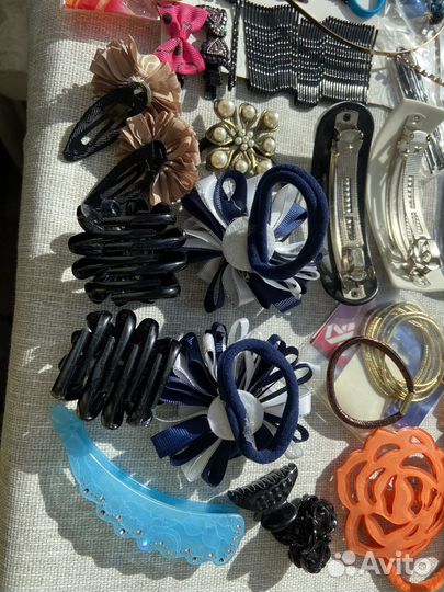 Пакетом /Резинки, крабики, заколки и др. для волос