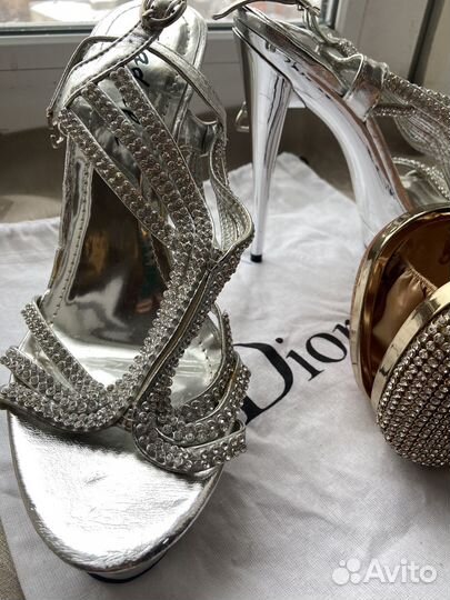 Клатч женский вечерний в стразах и жемчуге