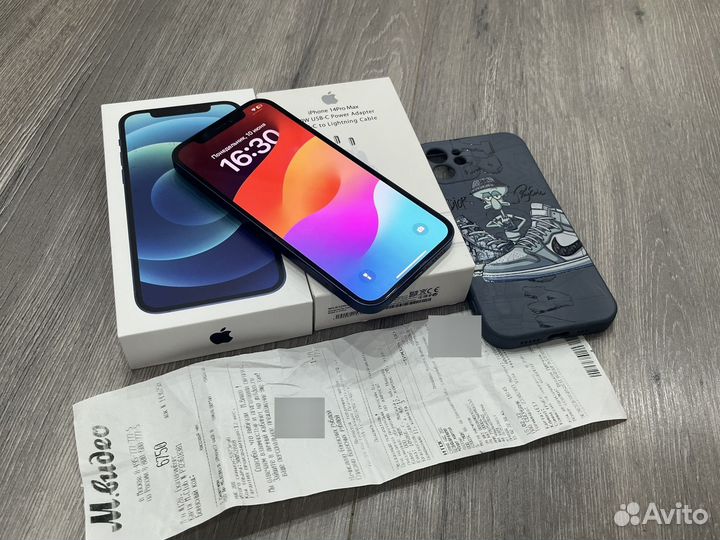iPhone 12, 64 ГБ