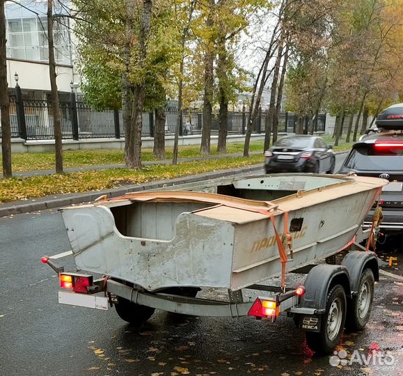 Моторная лодка Прогресс 1