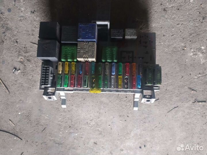 Блок предохранителей Опель Астра F