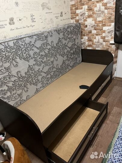 Кровать односпальная 180х80