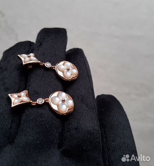 Louis Vuitton Серьги белый перламутр