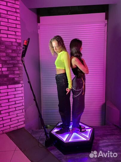 Фотобудка спиннер360 буллеттайм неоновый тоннель