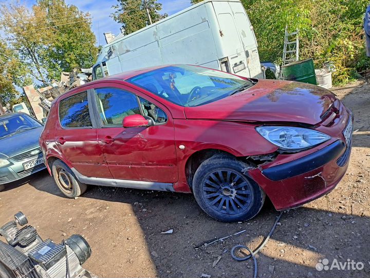 Разбор на запчасти Peugeot 307