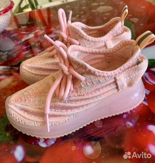 Кроссовки для девочки 25