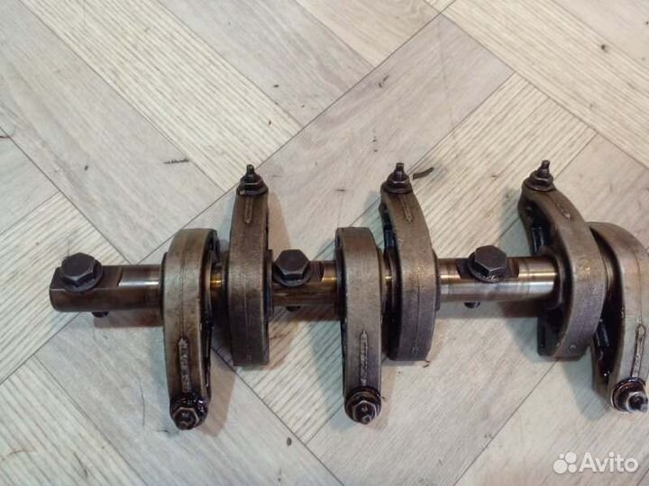 Ось коромысел Renault Logan 2 K7M 1.6Л