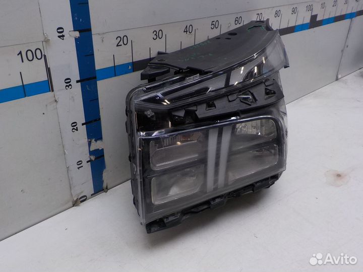 Фара левая Hyundai Santa Fe 2020