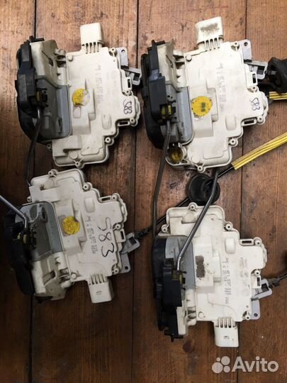 Замок двери Ауди А6 С6