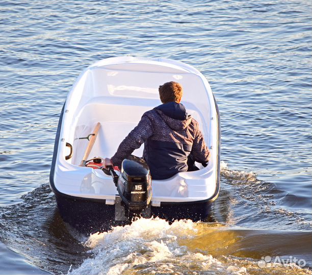 Новая моторная лодка Пингвин тримаран в наличии